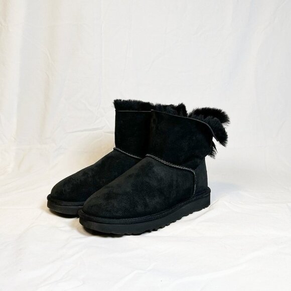 Ugg Mini Bailey Bow Black Sheepskin Booties Ankle Boots~7~ - Picture 1 of 6